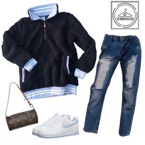 NWT! Vintage Sherpa Pullover (Black)